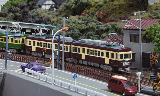 Enoshima Elektrik Demiryolu 300 Serisi 304F Çikolata Renkli Boya